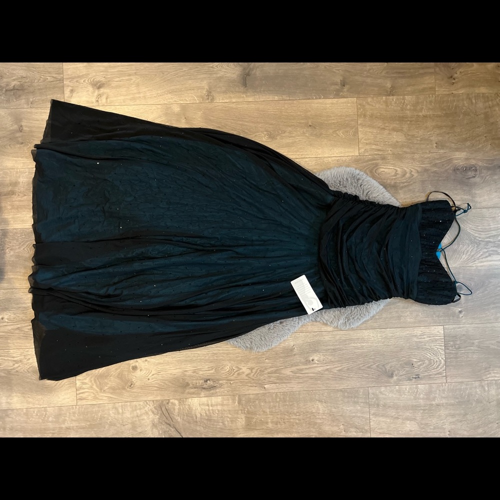 Laundry by Shelli Segal Gown/ formal dress
